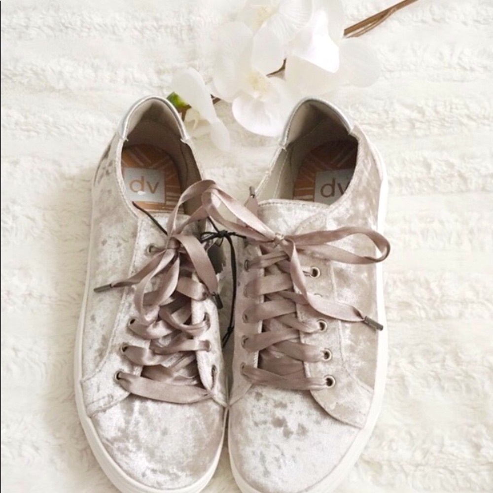DV Dolce Vita crushed velvet sneakers 6.0
